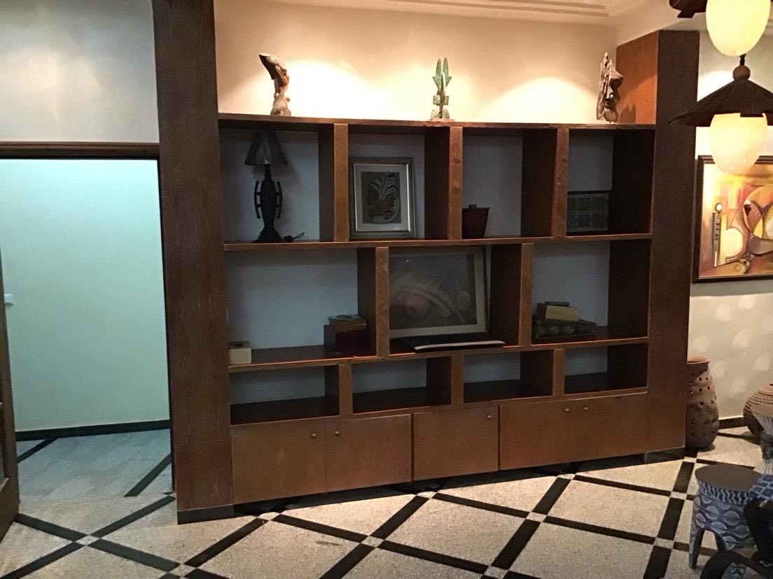 Bibliothèque en bois massif