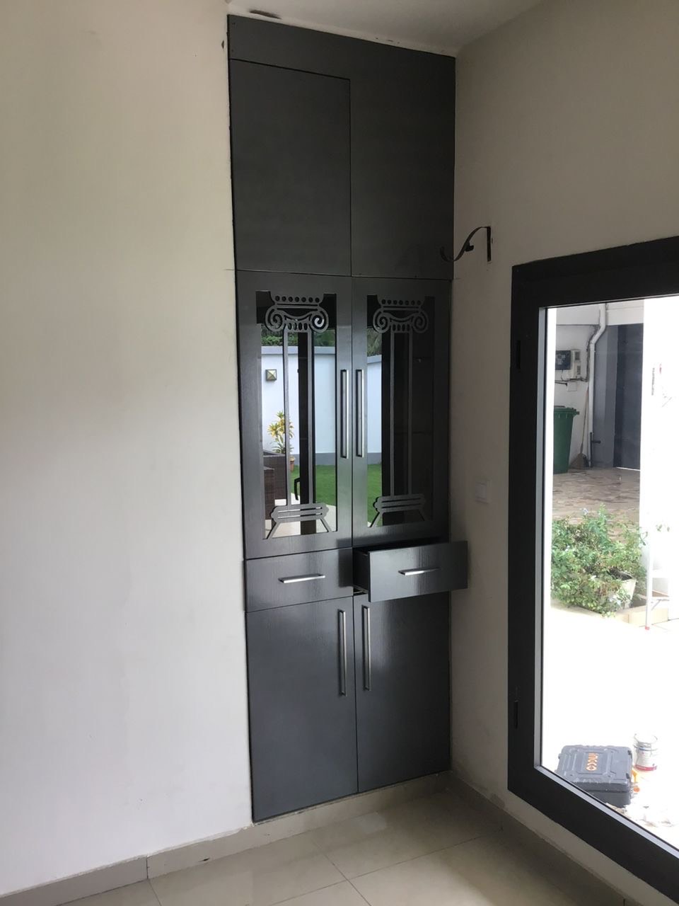 Buffet design façade sculptée