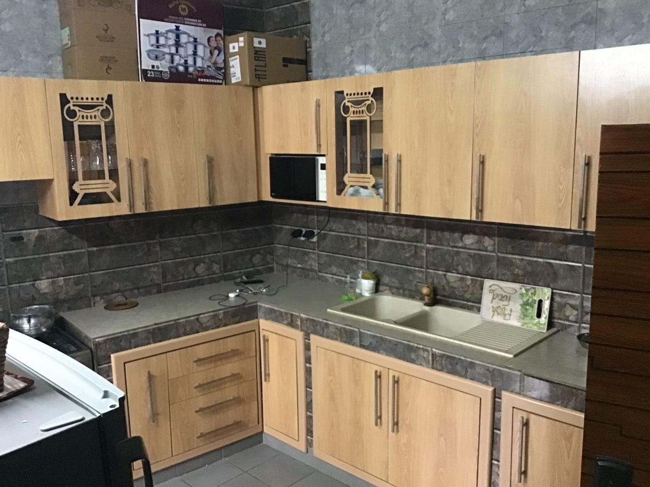 Cuisine bois clair en L